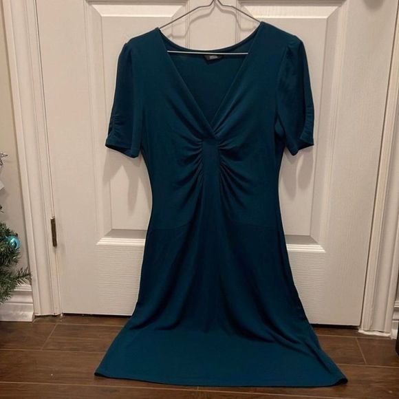 Marks and Spenser green dress - Picture 2 of 2